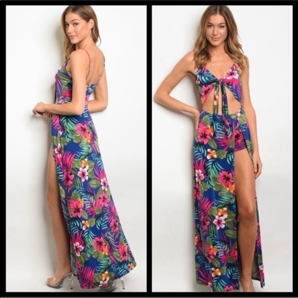 ❣️ Sale was $55 down sizing ❣️ Last one. Tropical open maxi romper